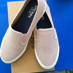 Sperry Perforated Leather Rose sneakers